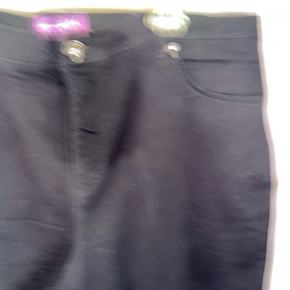 Gloria Vanderbilt Pants, Amanda Style Jean SZ 16W, W 20”, L 41", IN 28", (JT1) - Picture 2 of 7